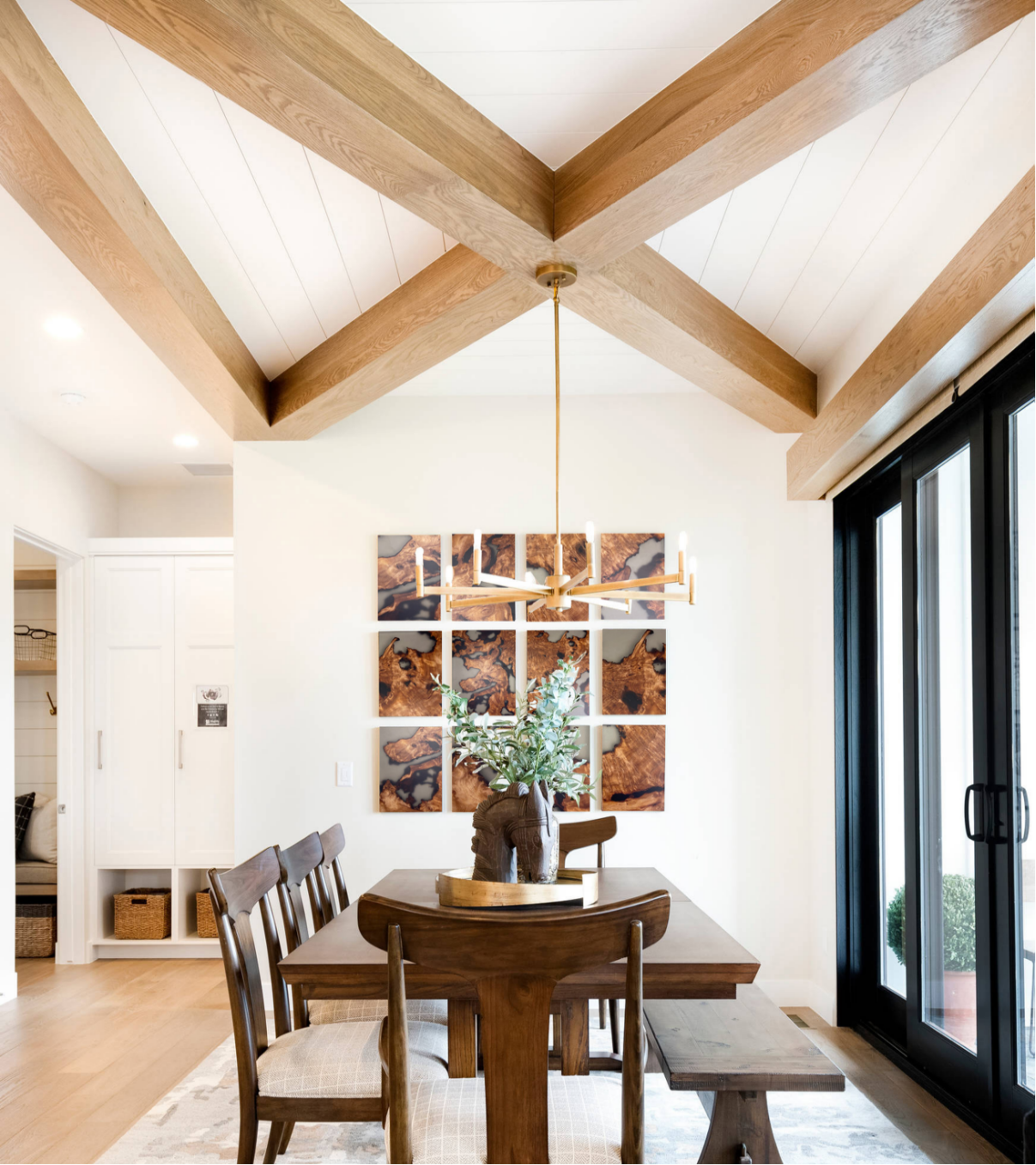 Popular Wall Decor Styles Today and Trends in Modern Home Decoration - MOOKA FURNITURE