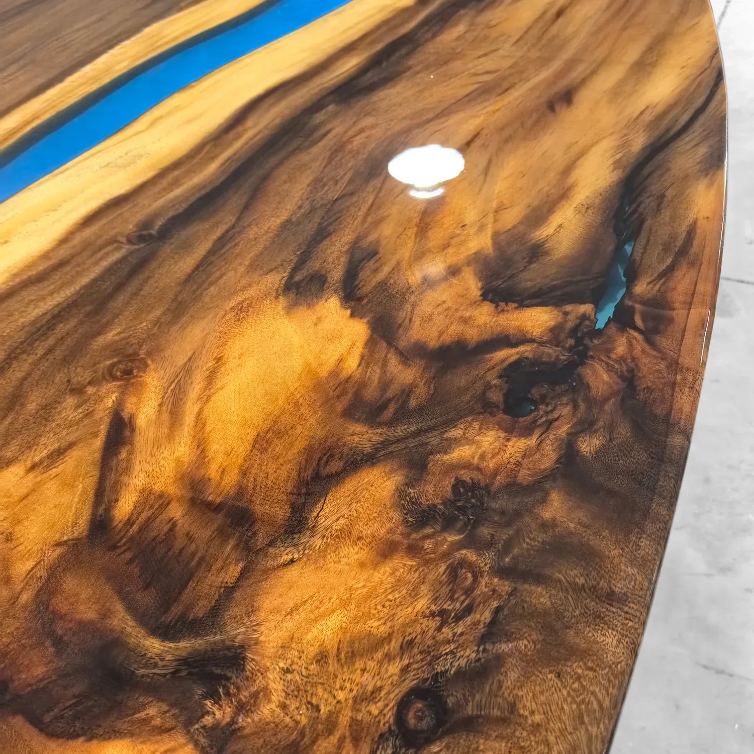 Large size blue epoxy river table Luxury Oval dining table for 12 people - MOOKA FURNITURE