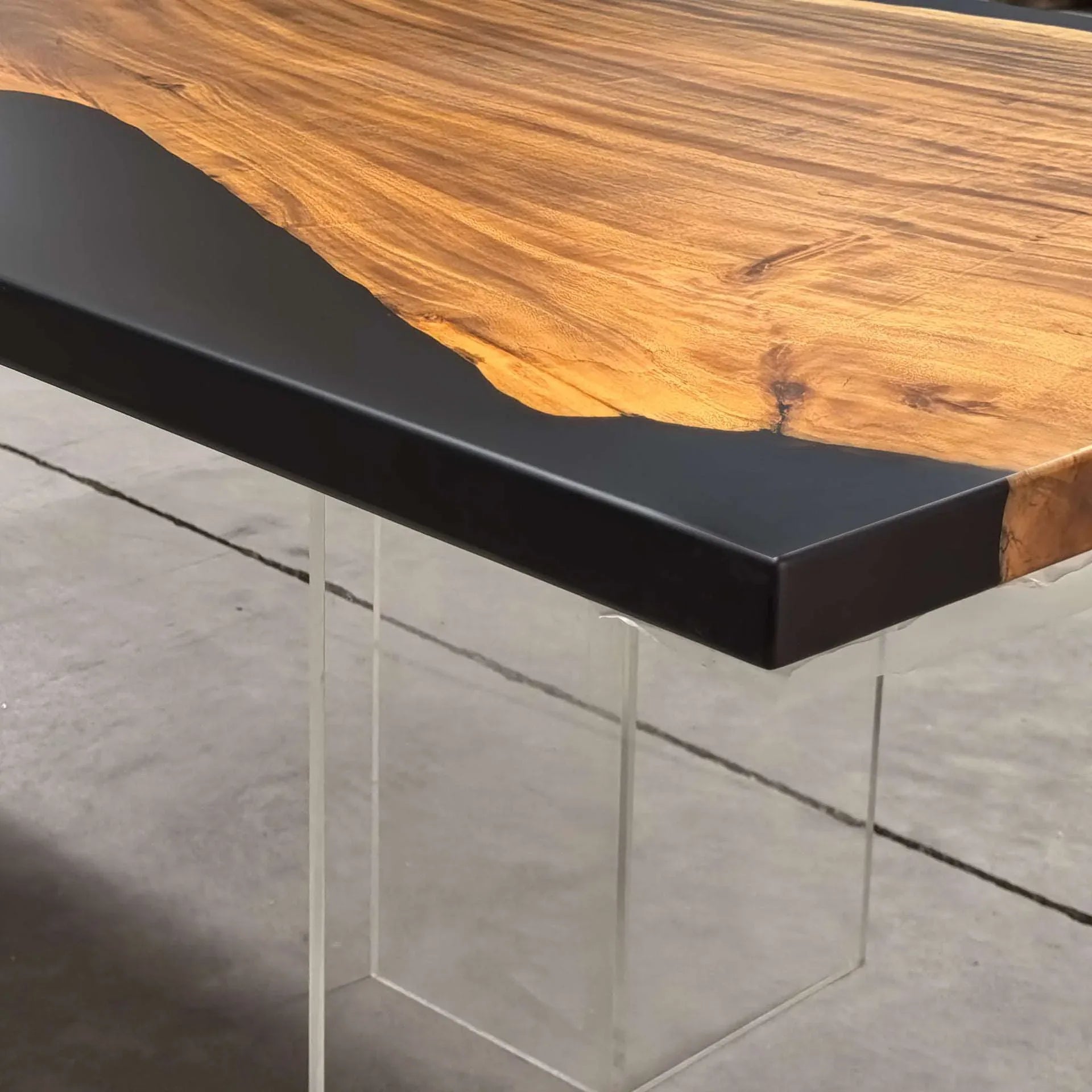 Luxury dining room table for 8-10 person luxurious homes - MOOKA FURNITURE