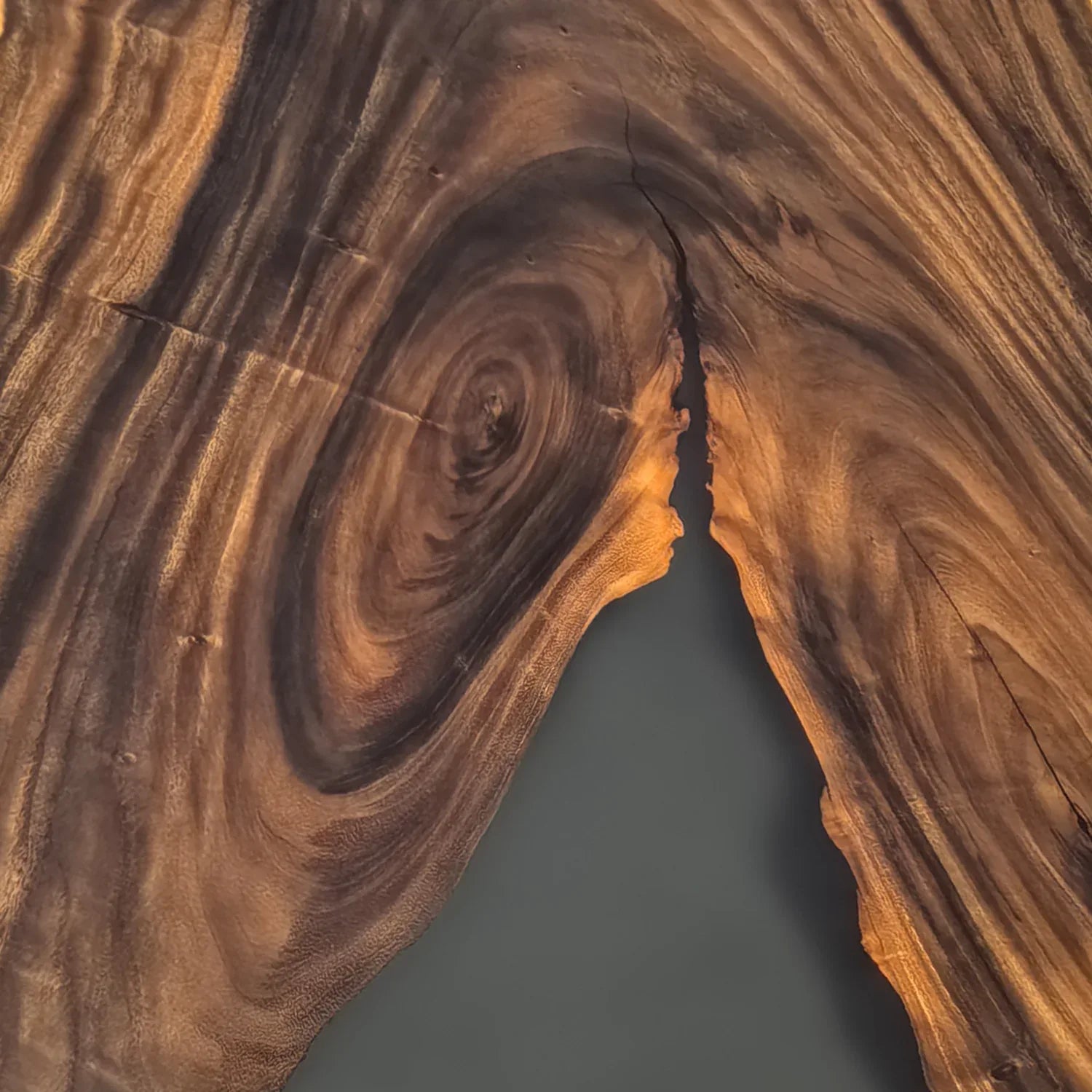 Live edge orgainic wood resin river table dining table 6-8 people - MOOKA FURNITURE