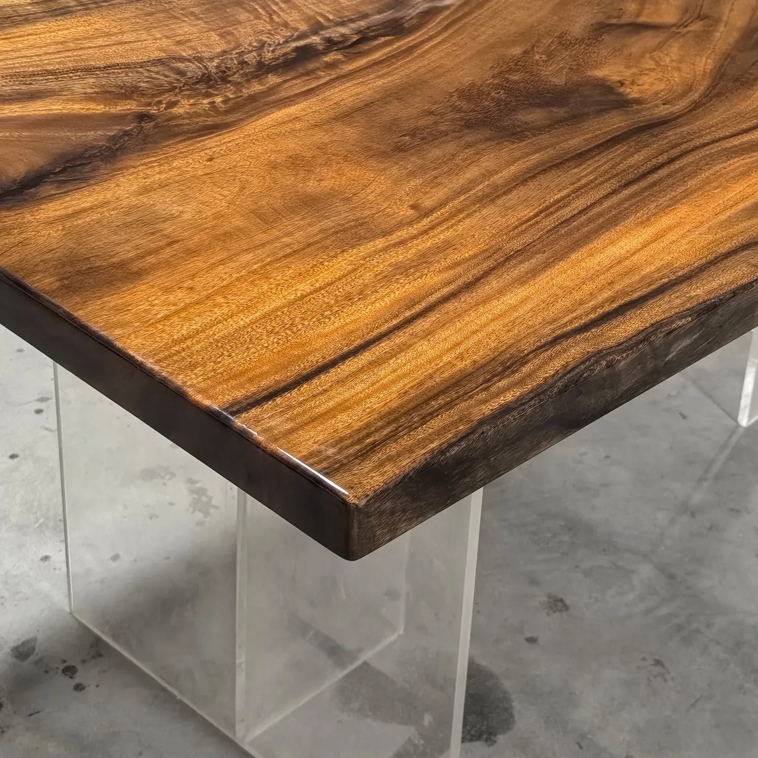 Single natural wood slab with blue epoxy dining table for 6-8 people - MOOKA FURNITURE