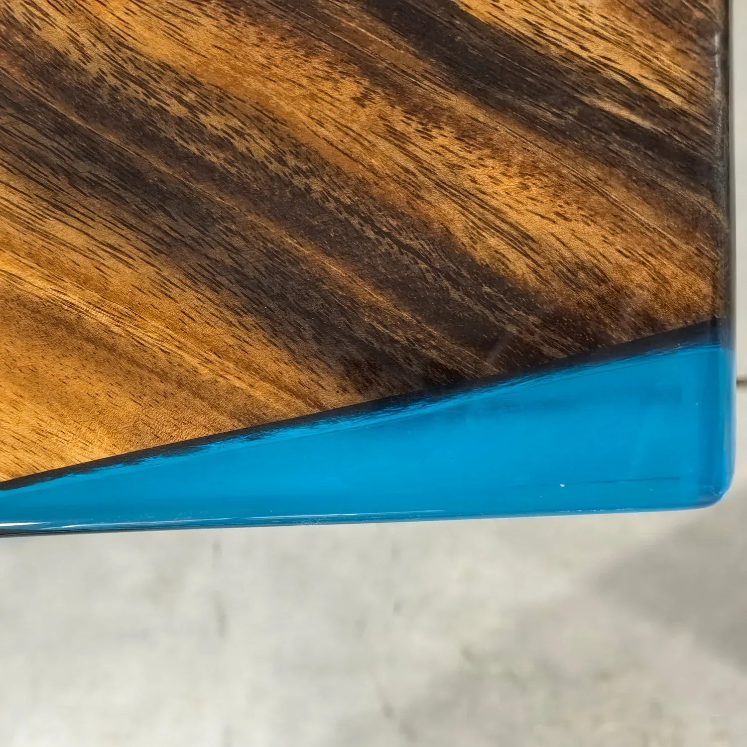 Single natural wood slab with blue epoxy dining table for 6-8 people - MOOKA FURNITURE