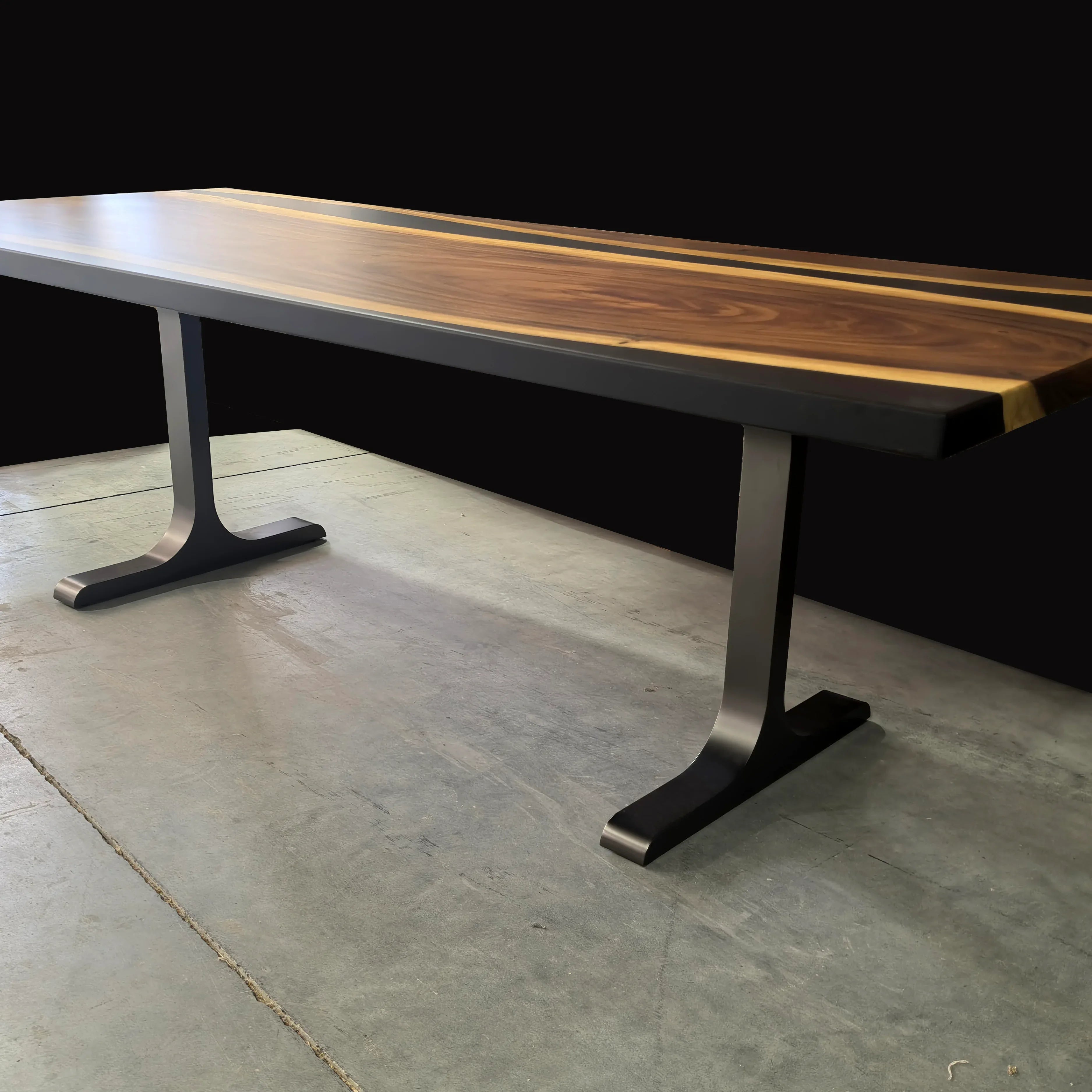 The Thea I shape wishbone table legs for table (6-8 people) - MOOKA FURNITURE